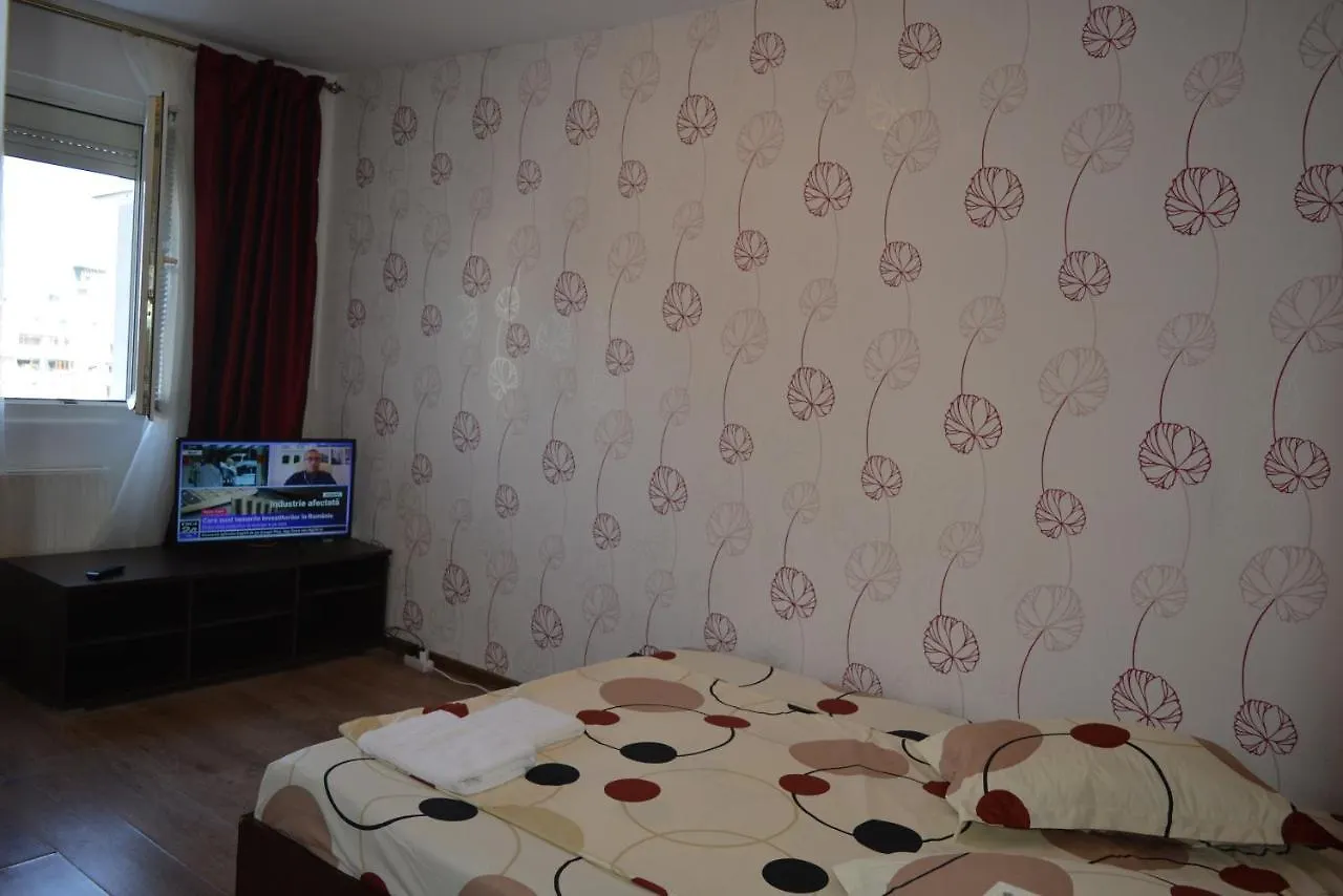 Iulia Studio 9 Bukurešť